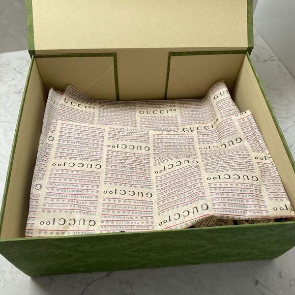 Gucci Green Damask Embossed Cardboard Magnetic Empty Box L 10.2"x W 8.7"x H 4.7" - Picture 7 of 10